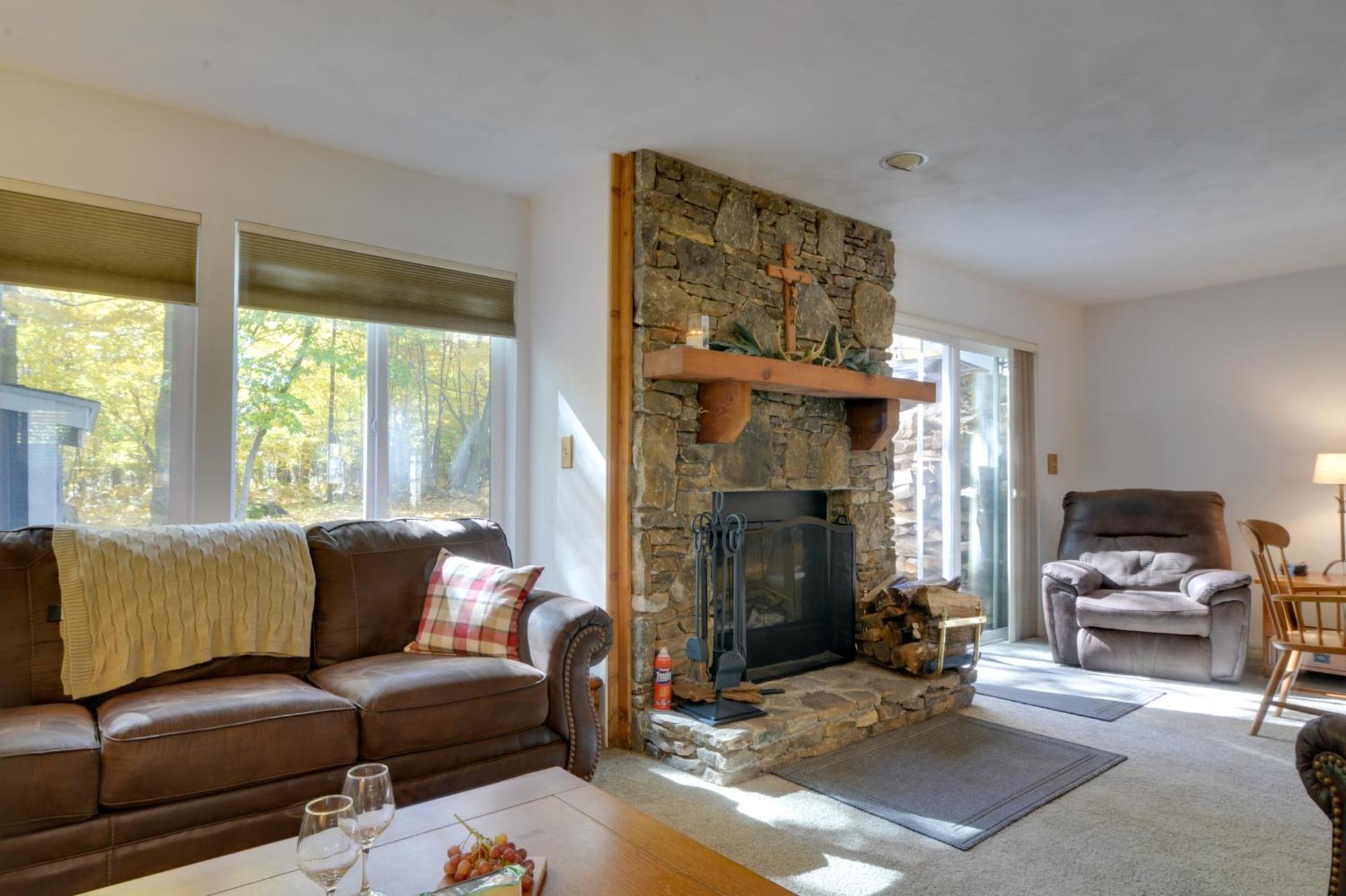 Charming Hidden Valley Walk To Slopes Holiday home *